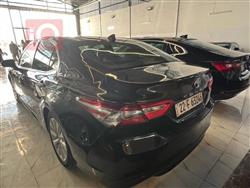 تۆیۆتا کامری